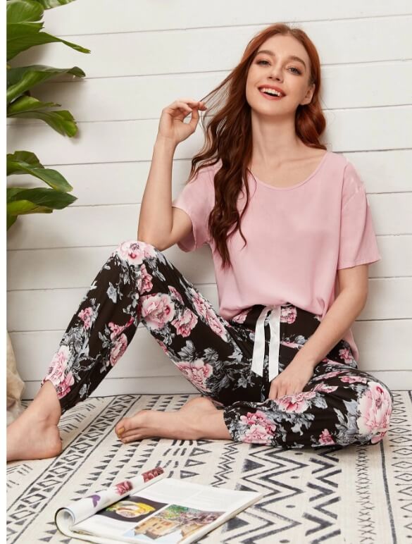 Uniform T-shirt pajama set and floral print pants - Divarouj