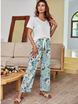 تي شيرت بلون موحد مع طباعة الأزهار قوس امامي بنطلون طقم بيجامة - Divarouj