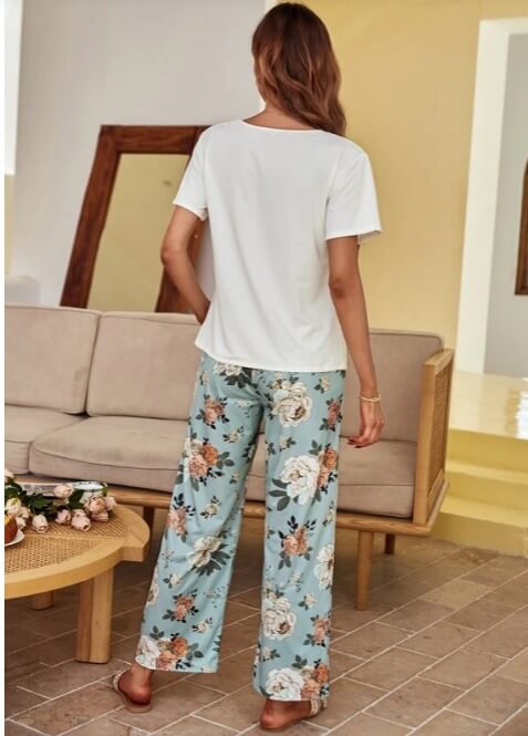 تي شيرت بلون موحد مع طباعة الأزهار قوس امامي بنطلون طقم بيجامة - Divarouj