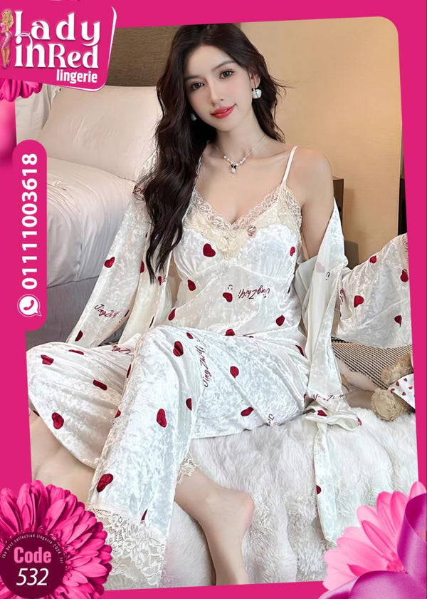 طقم قطيفة شتوي 3 قطع – خامة ناعمة مطرزة بقلوب | CODE 532